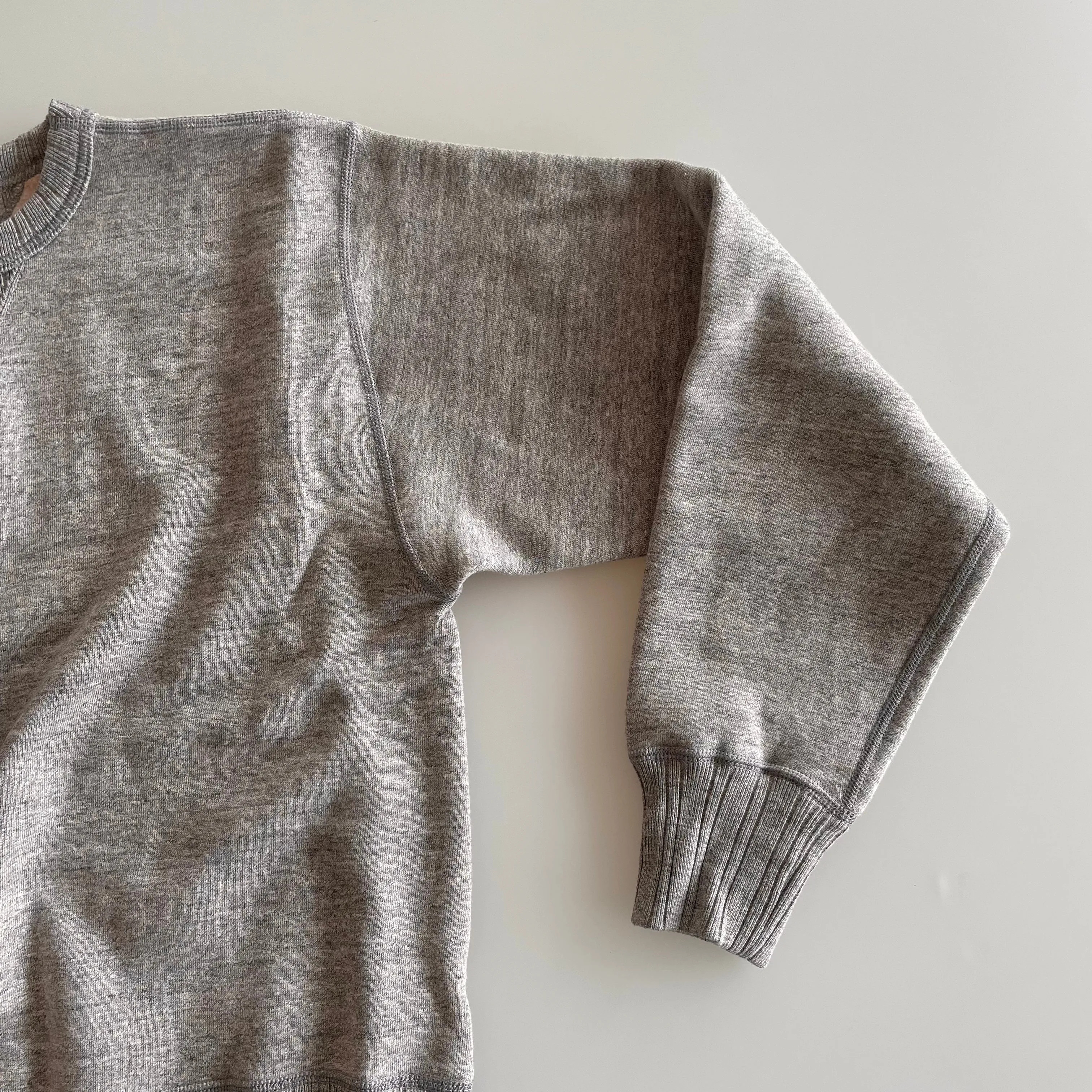 Double-V Set-In Sleeve Tsuriami Loopwheel Mother Cotton Sweat Shirt in Heather Gray