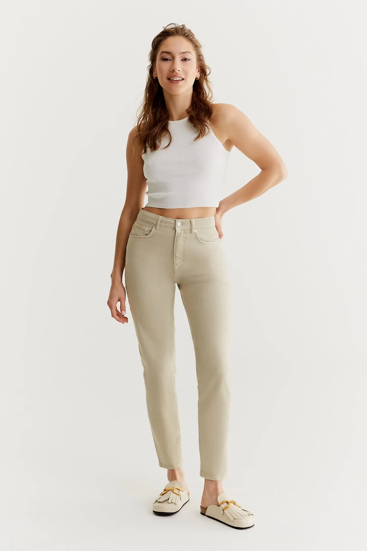 Lynn Mid Waist 5 Pocket Jeans Sand