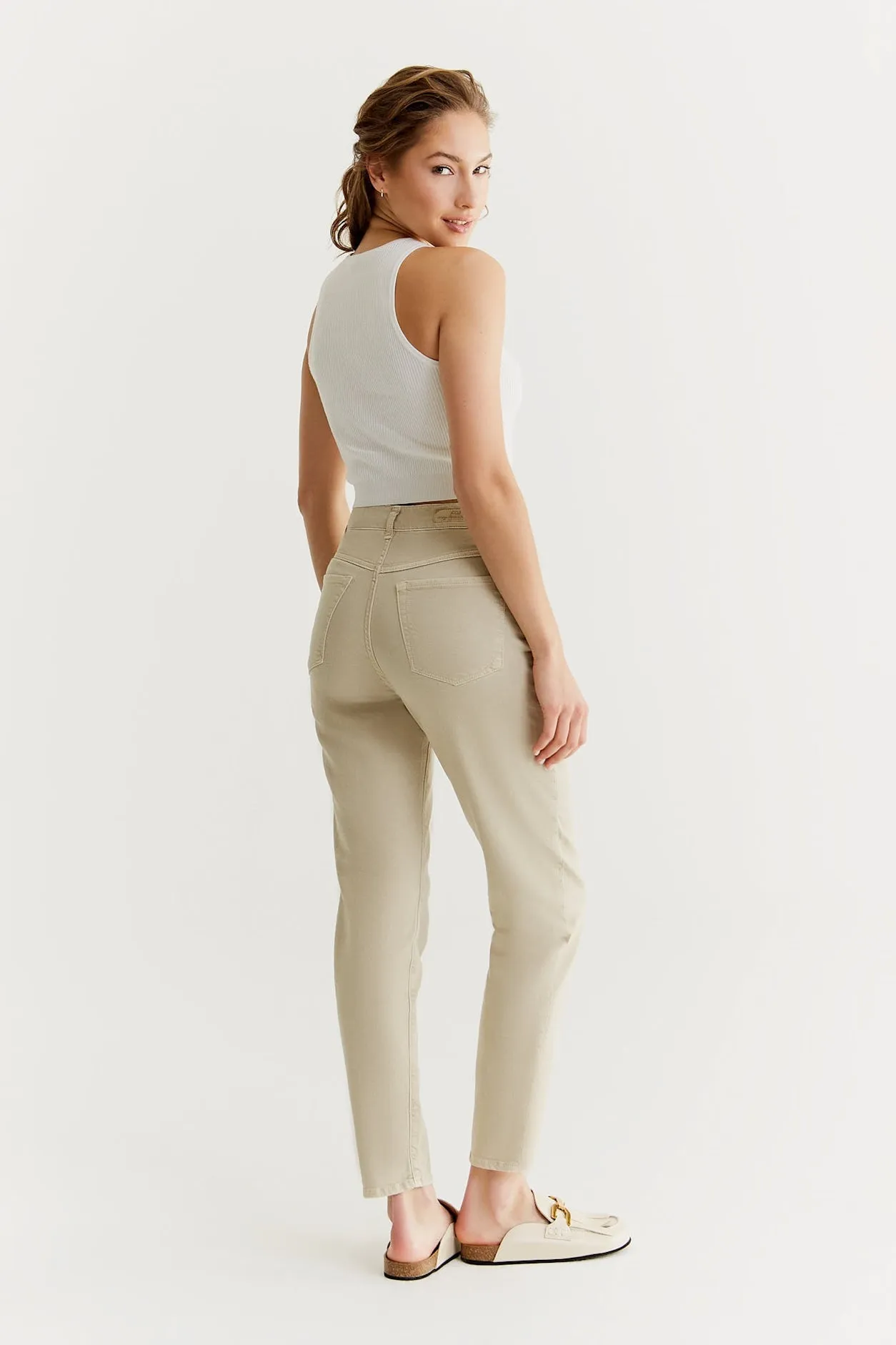Lynn Mid Waist 5 Pocket Jeans Sand