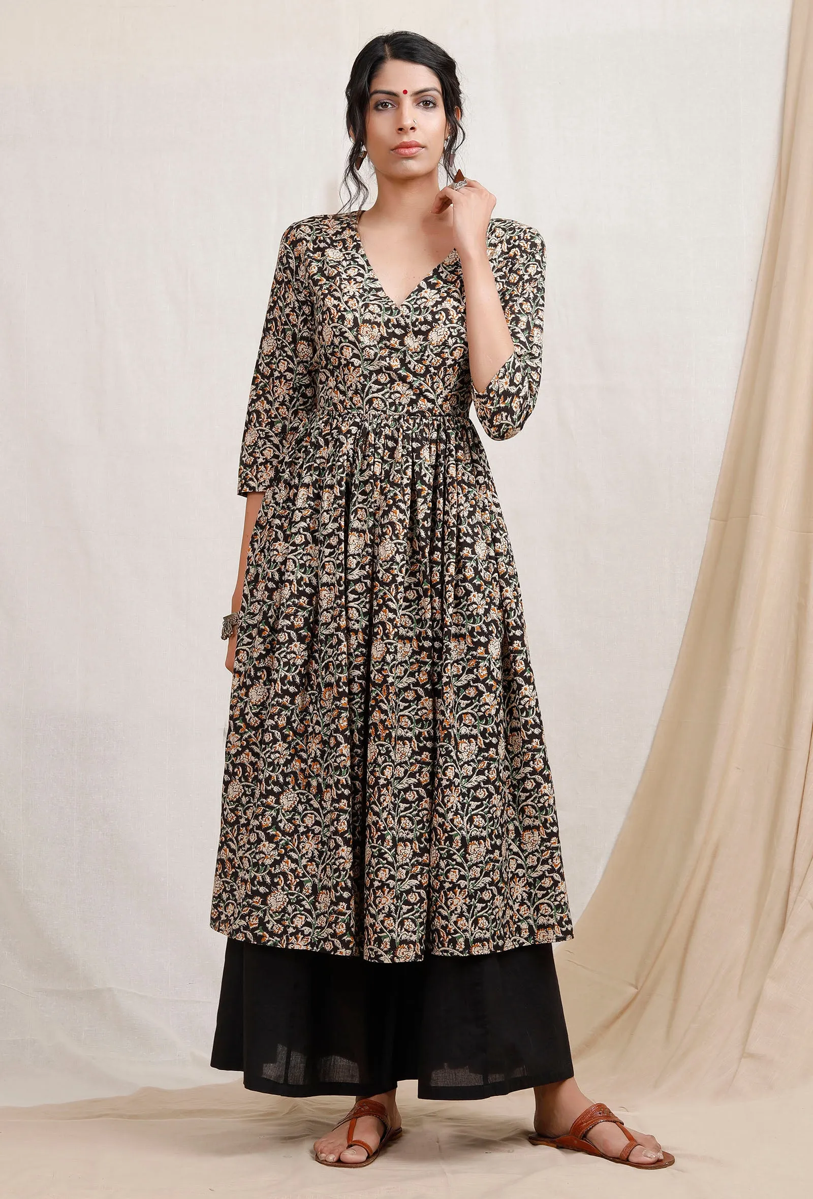 Set of 2: Black Kalamkari Kurta and Black Pallazo