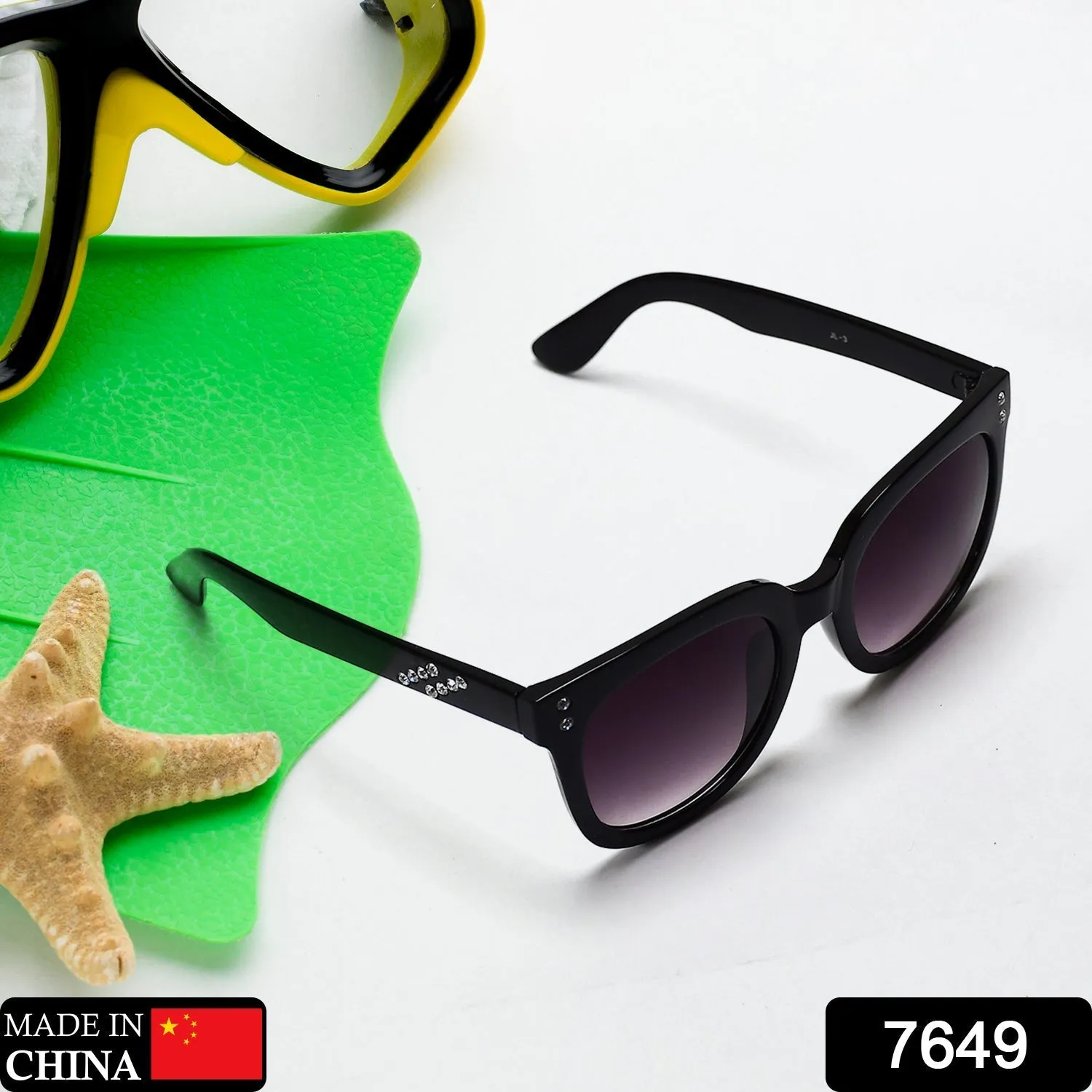 Unisex Adult Rectangular Sunglasses For Men And Women
