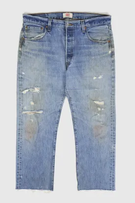 Vintage Distressed Levi's 501 Straight Fit Jeans